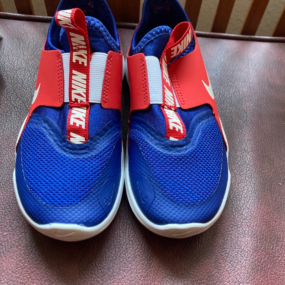 Nike Flex Runner slip-on sneakers